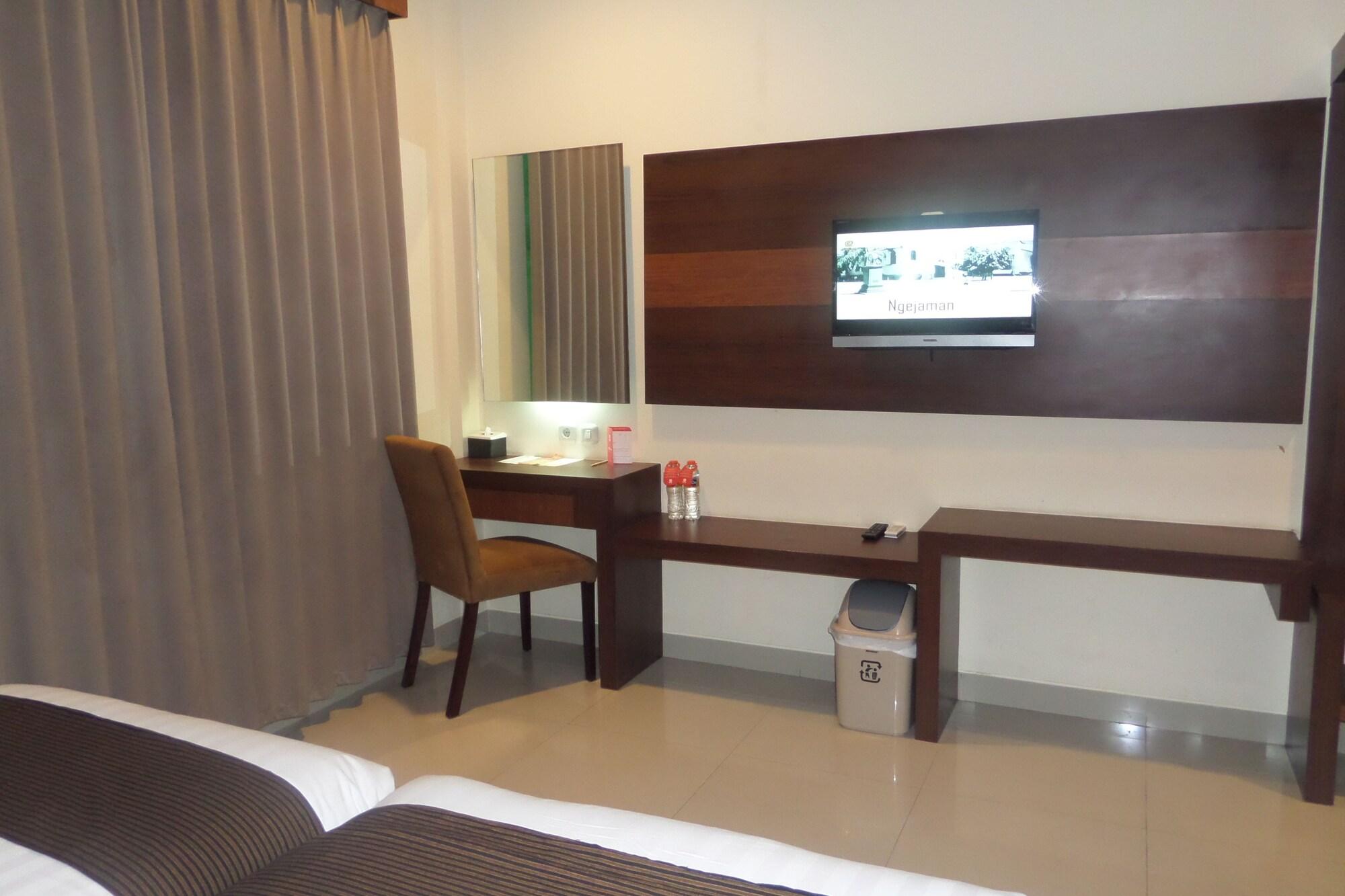 Nueve Malioboro Hotel Yogyakarta Exterior foto