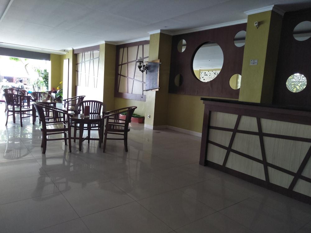 Nueve Malioboro Hotel Yogyakarta Exterior foto