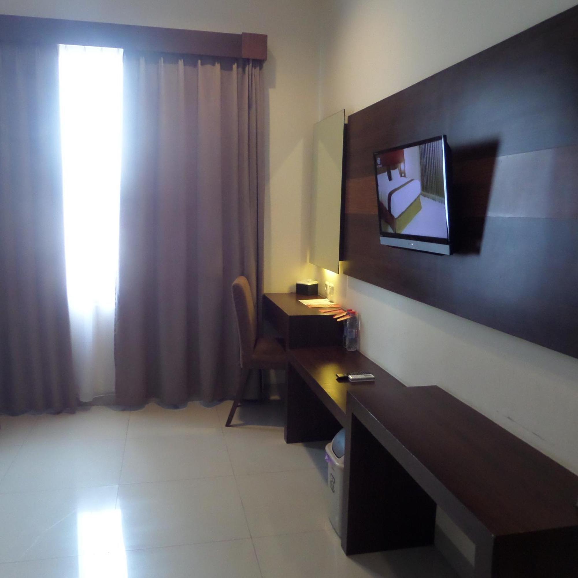 Nueve Malioboro Hotel Yogyakarta Habitación foto