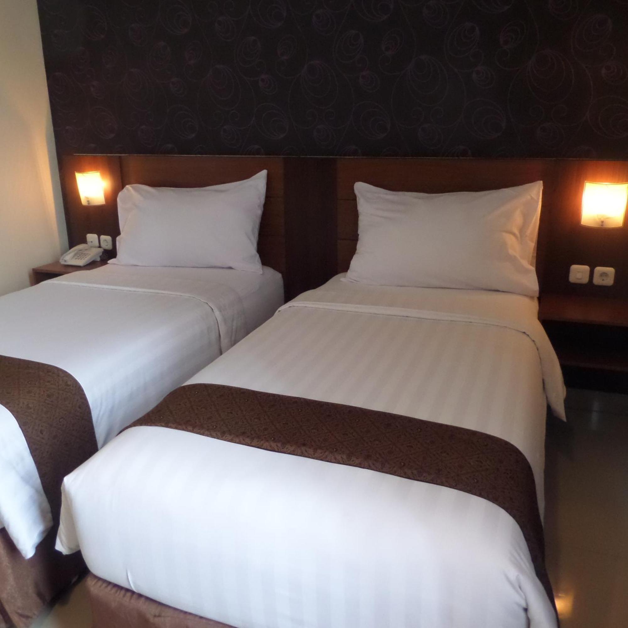 Nueve Malioboro Hotel Yogyakarta Habitación foto