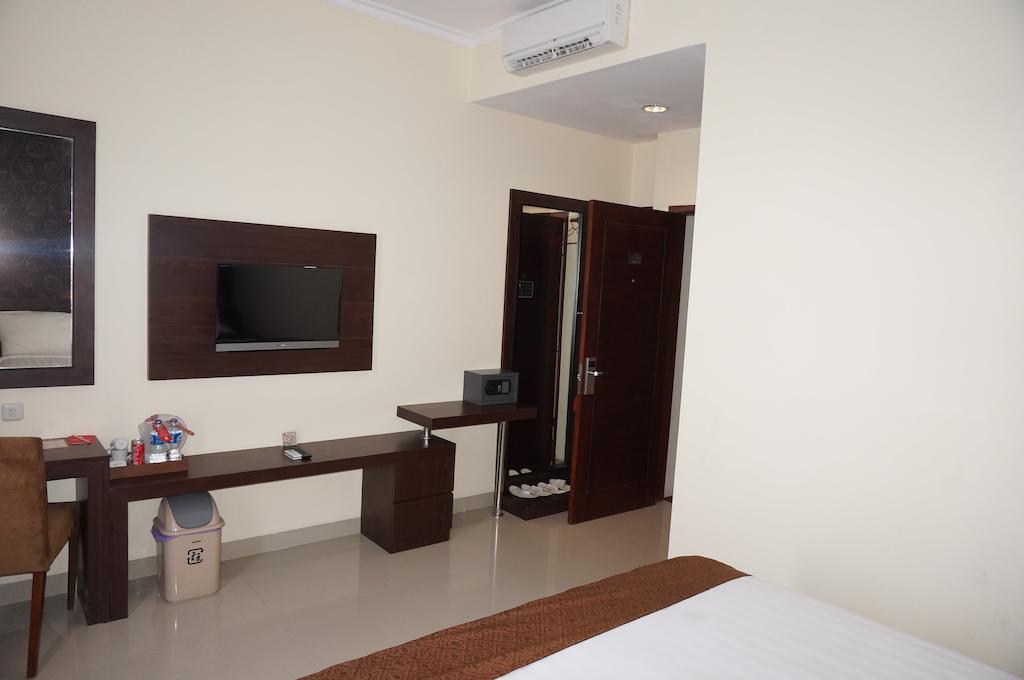 Nueve Malioboro Hotel Yogyakarta Habitación foto